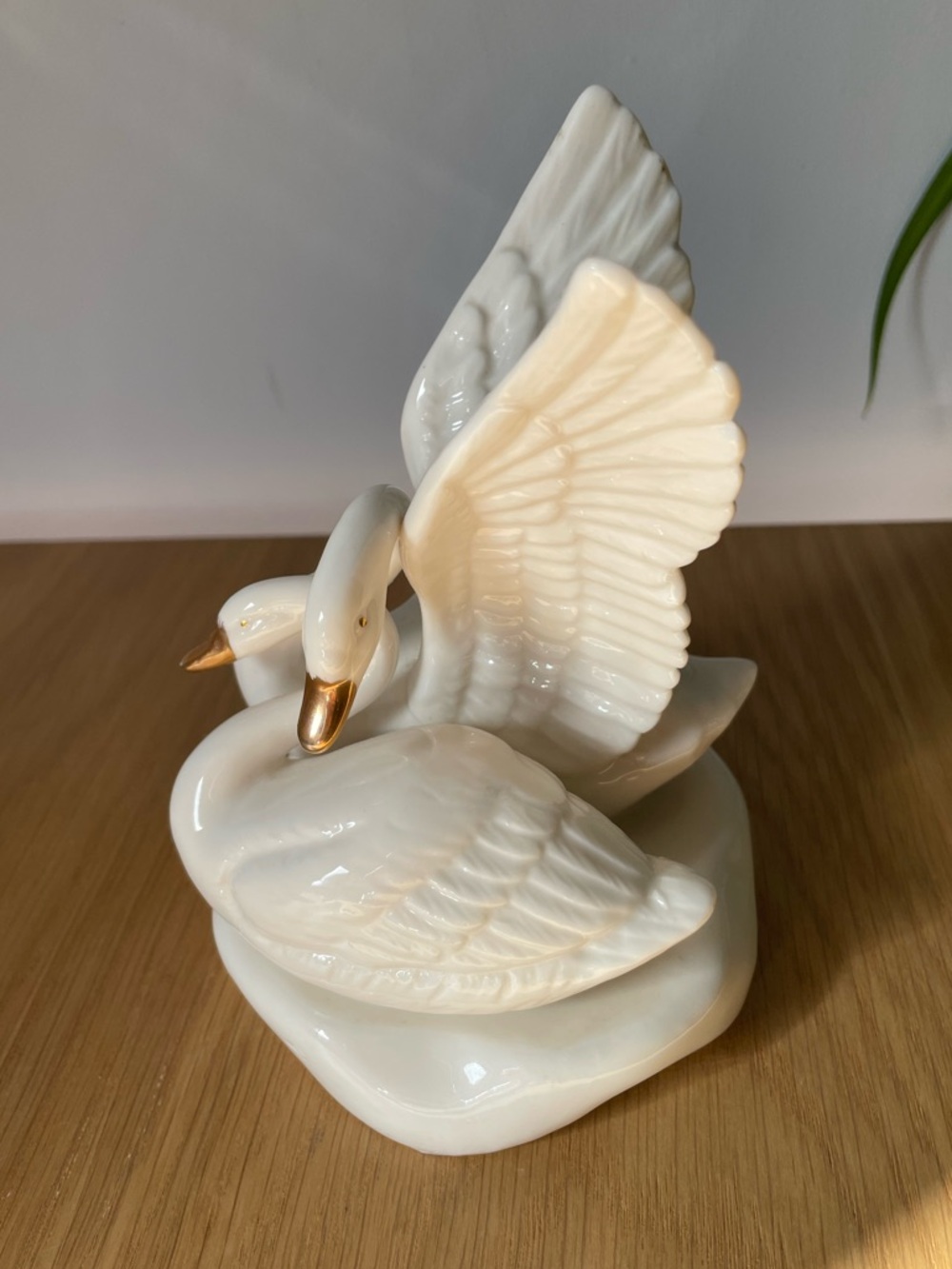 Vintage Giftcraft Porcelain Swan Figurine with Gold Beaks